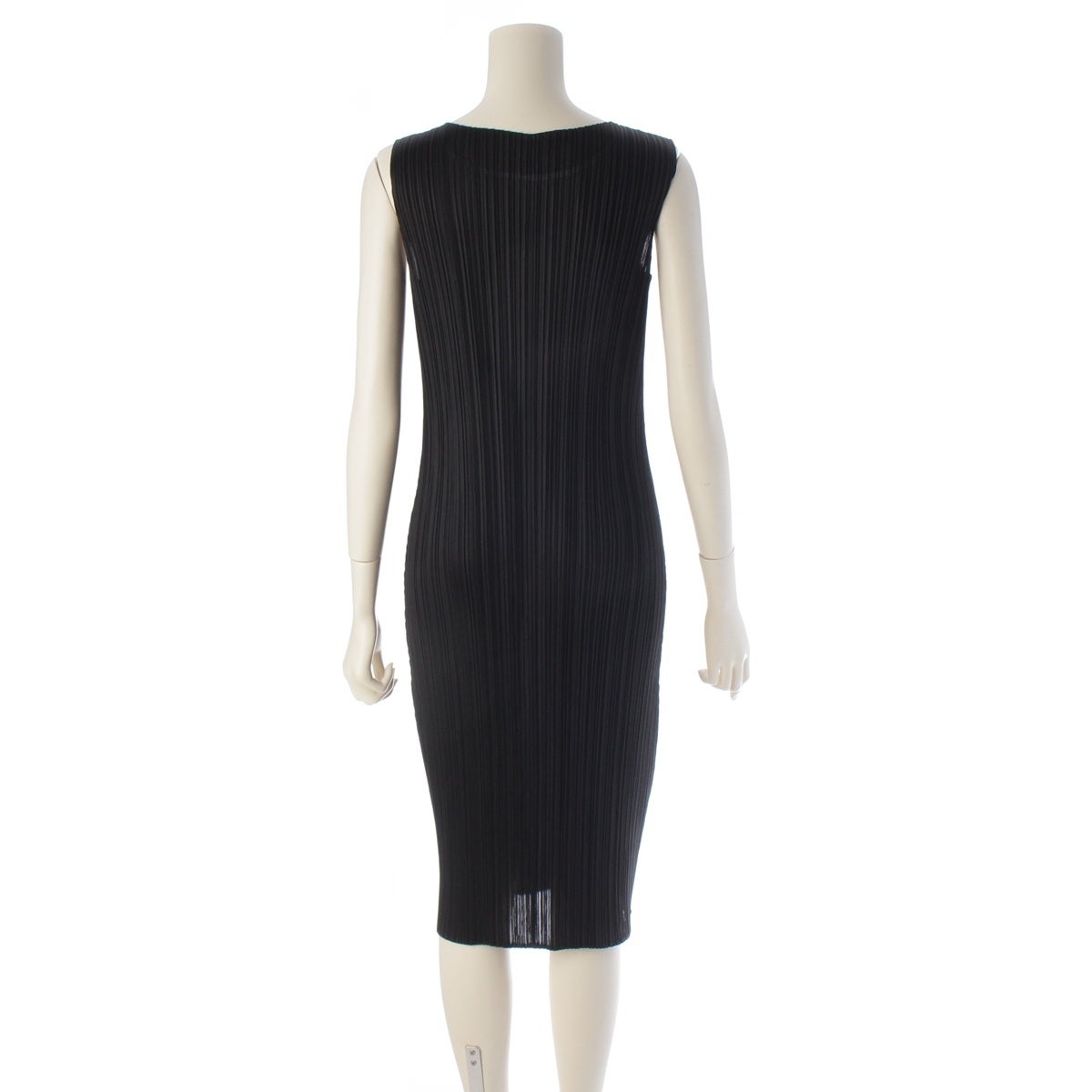 プリーツプリーズ タンクトップ 黒 トップス ノースリーブ イッセイミヤケ L PLEATS PLEASE ISSEY MIYAKE（タンクトップ）のフリマアイテム一覧