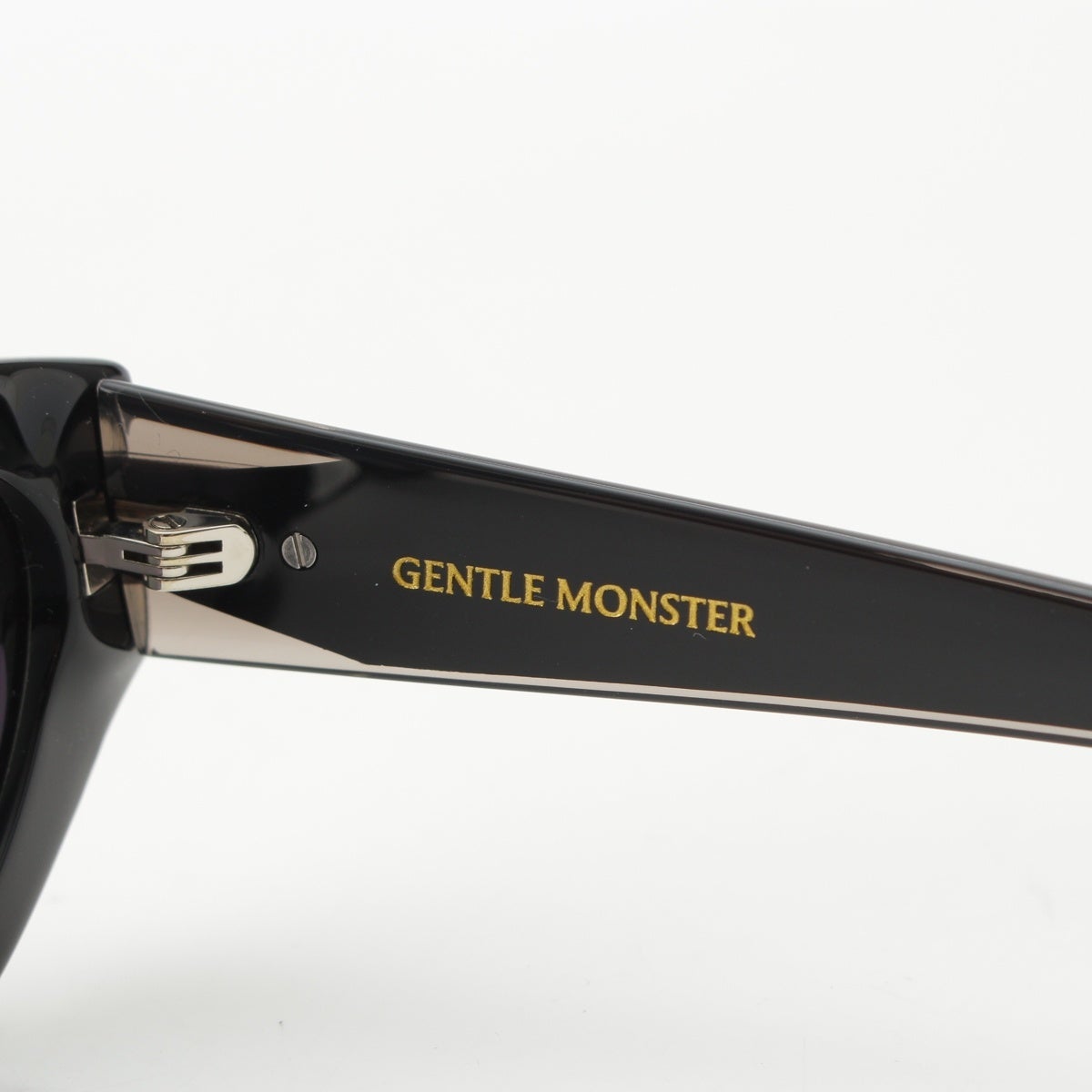 ジェントルモンスター GENTLE MONSTER Dada-01 ロゴ バタフライ