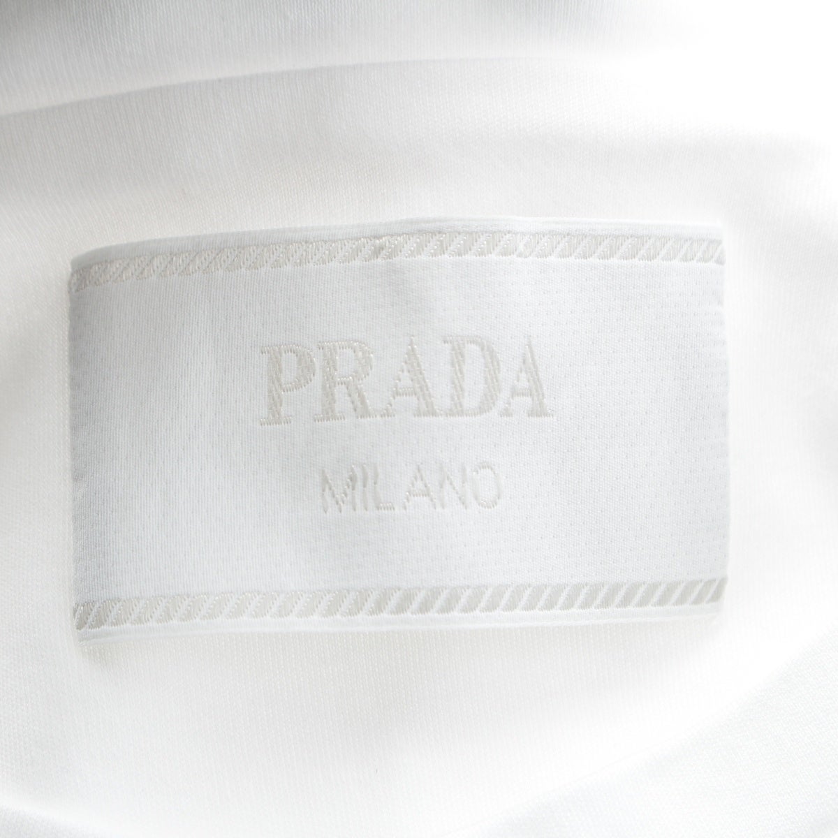 p*o様 PRADA クリスタル トライアングルロゴ Tシャツ ホワイト プラダ トライアングルロゴ オーバーサイズ 半袖Tシャツ トップス