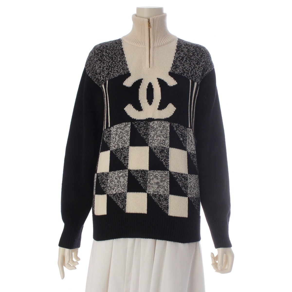 CHANEL シャネル P54422K07098 金ボタン ハイネック アルパカ混 ニット ブラック系 34【中古】 CHANEL - CHANEL シャネル P54422K07098 金ボタン ハイネック アルパカ