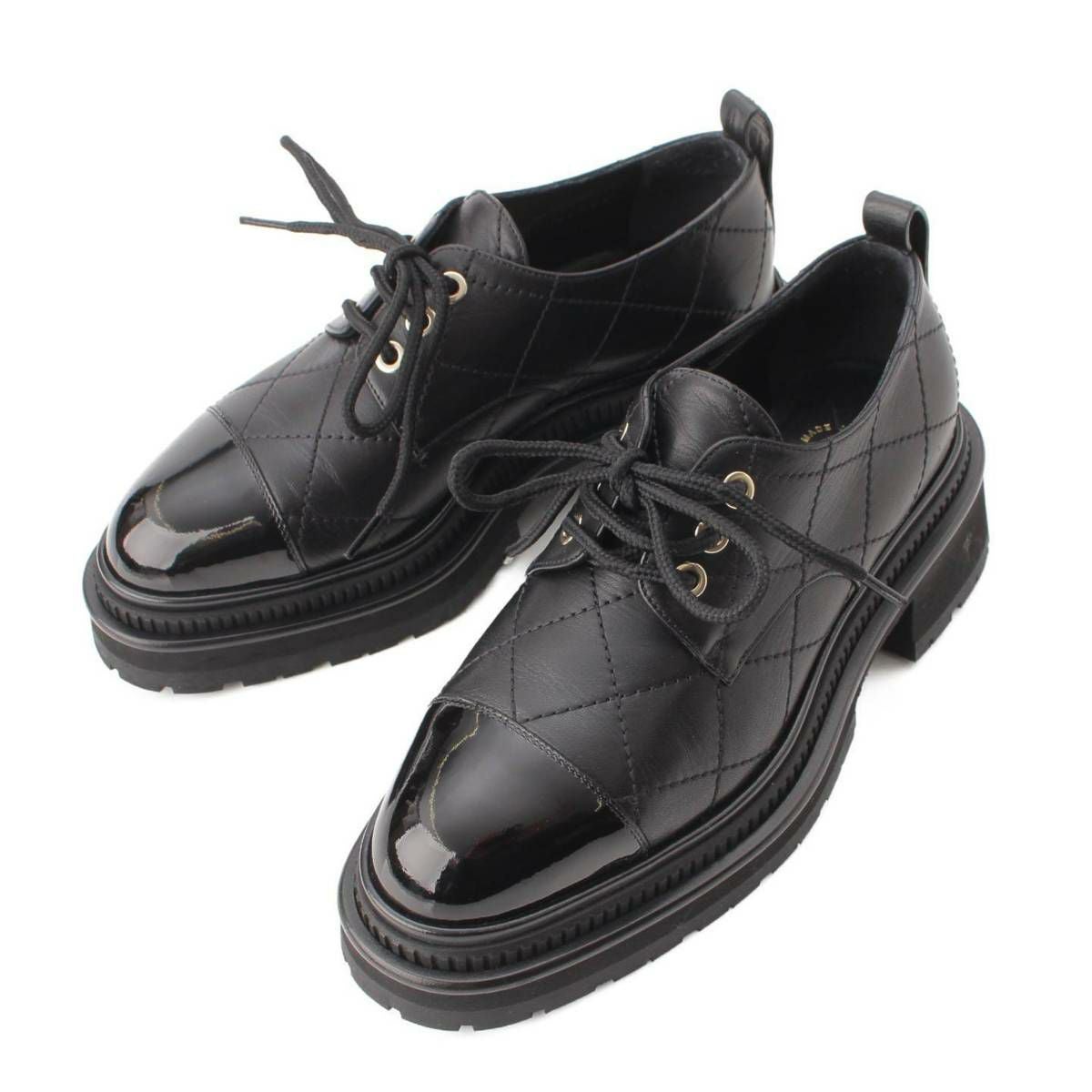 シャネル Chanel 23A マトラッセ ロゴ レザー レースアップ シューズ