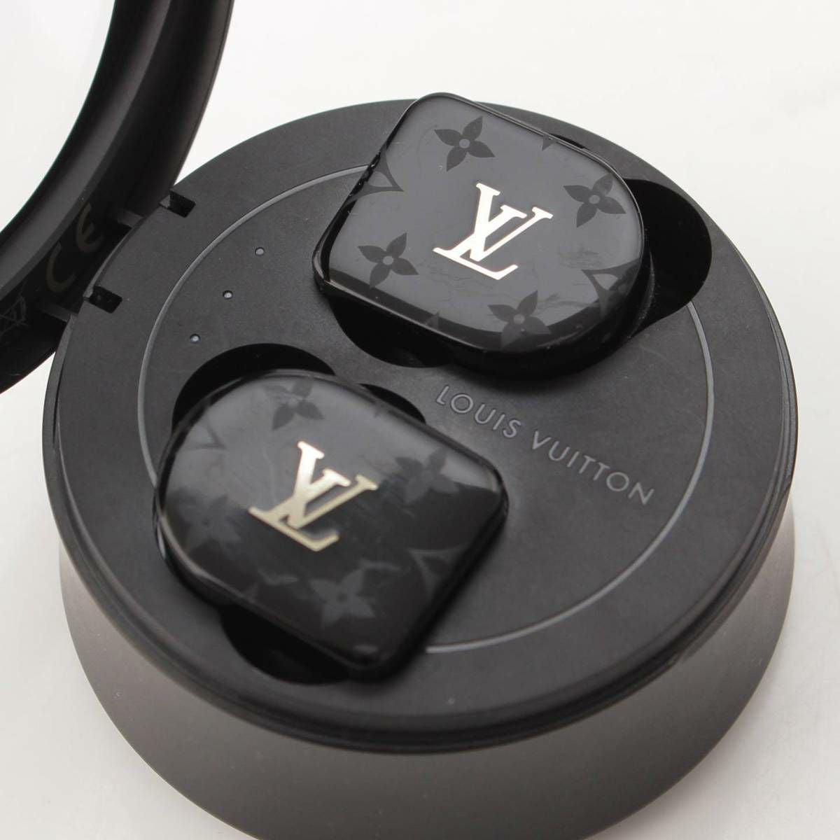 ルイヴィトン Louis Vuitton ホライゾン モノグラム Bluetooth
