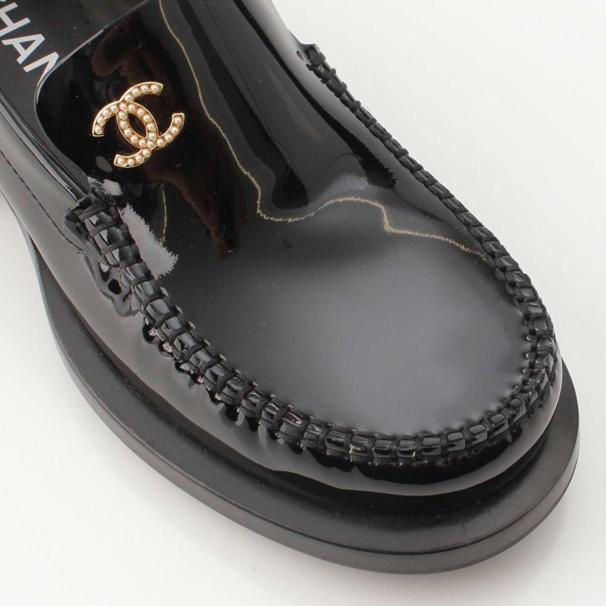 CHANEL パテントレザー ローファー パール ココマーク ブラック シャネル Chanel 22B ココマーク パール パテントレザー ローファー