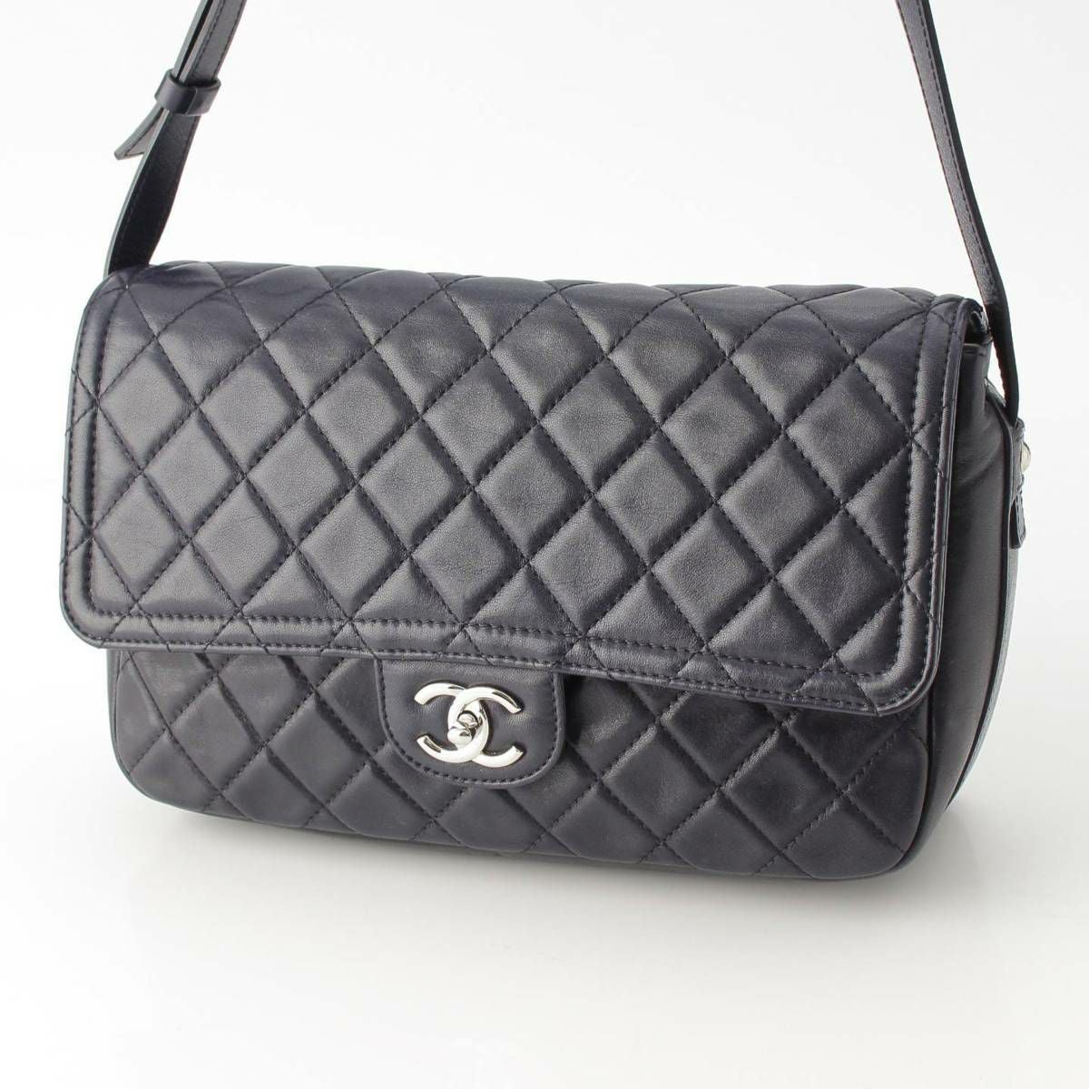 シャネル】Chanel 24番台 マトラッセ ココマーク ラムスキン