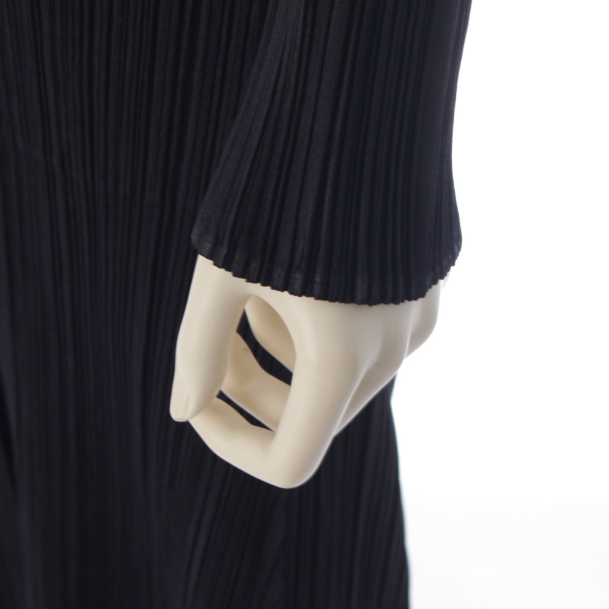 イッセイミヤケ PLEATS PLEASE ロングコート　ガーディガン 黒に模様 イッセイミヤケ プリーツプリーズ PLEATS PLEASE ポリエステル ロング