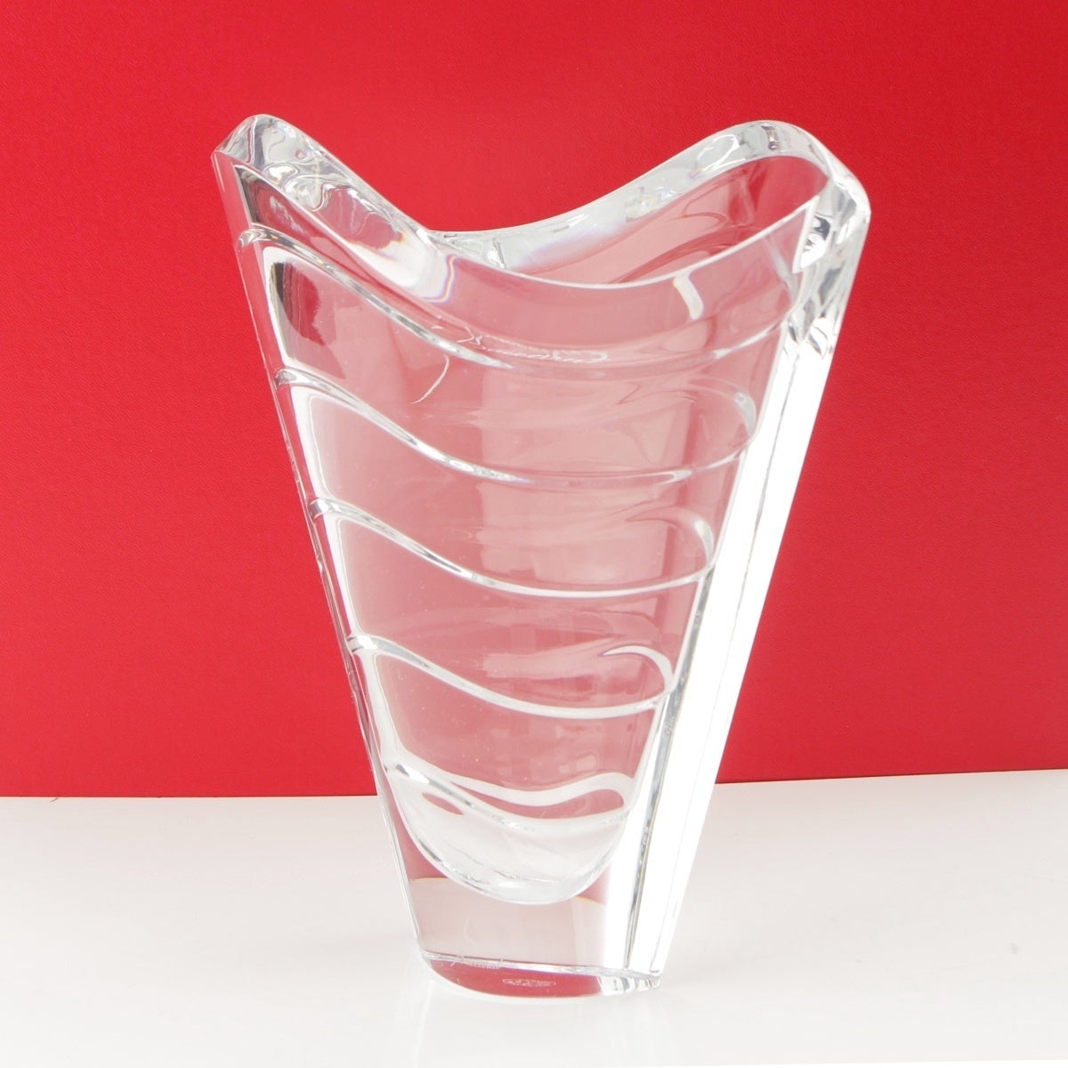 未使用品！Baccarat 花瓶 フラワーベース クリスタルWAVE ウェーブ バカラ ウェーブ WAVE ガラス フラワーベース 花瓶 クリスタル 22cm