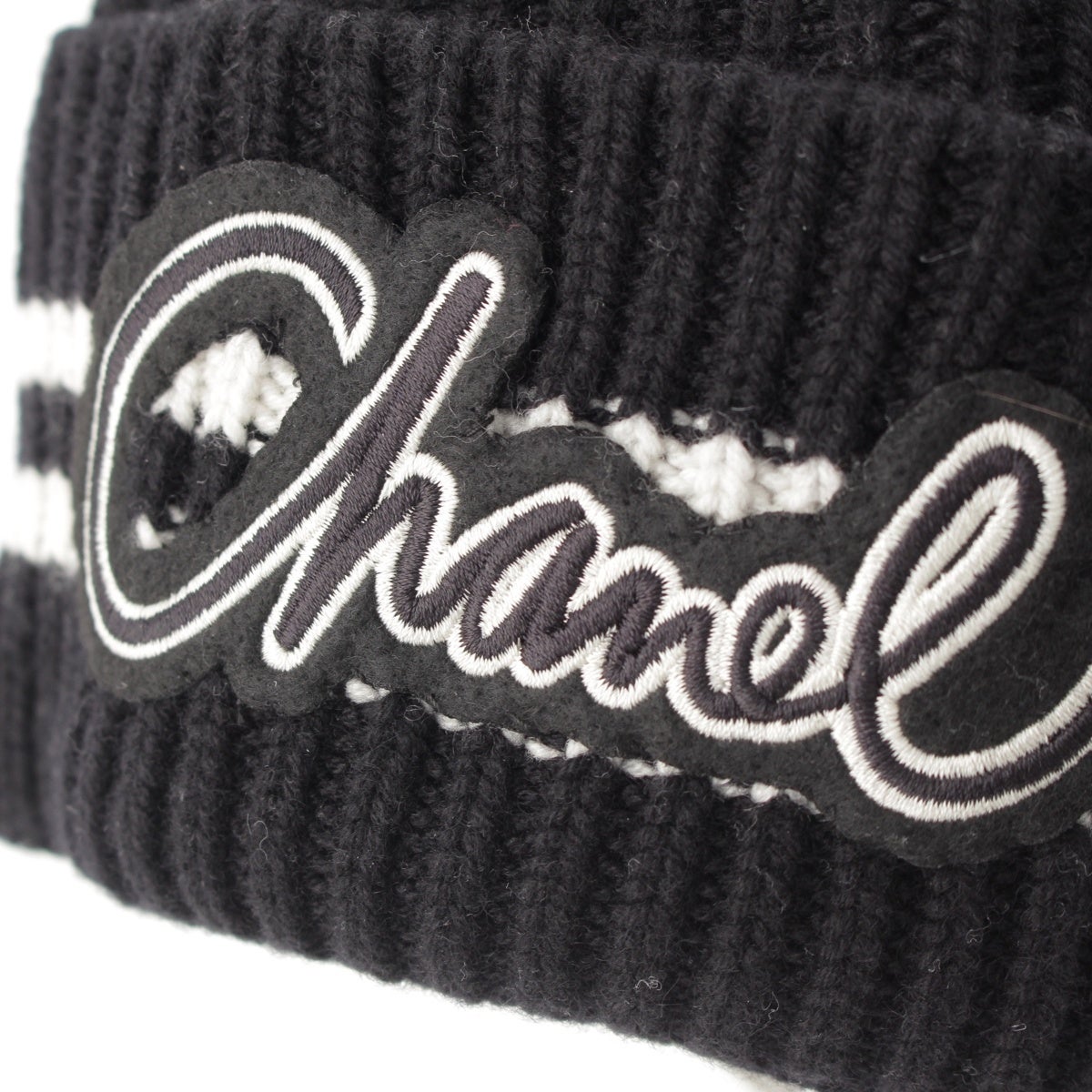CHANEL キャップ ブラウン ロゴ 　(中古) シャネル 24B カシミヤ ロゴワッペン ニットキャップ 帽子 ブラック