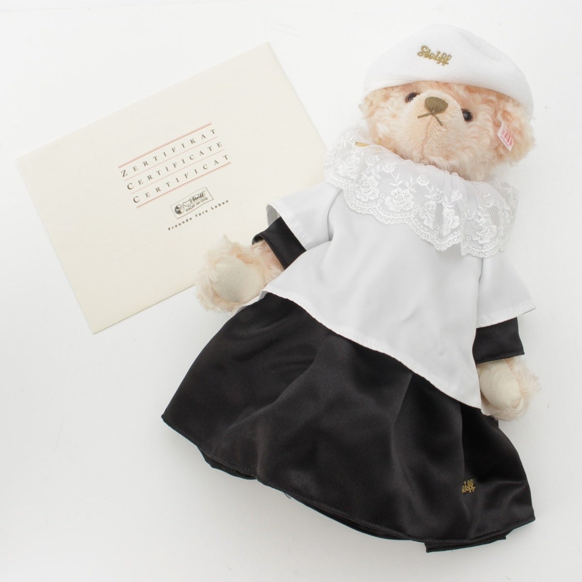 シュタイフ 2004年 100体限定 マドモアゼル Akiko アキコ 聖歌隊