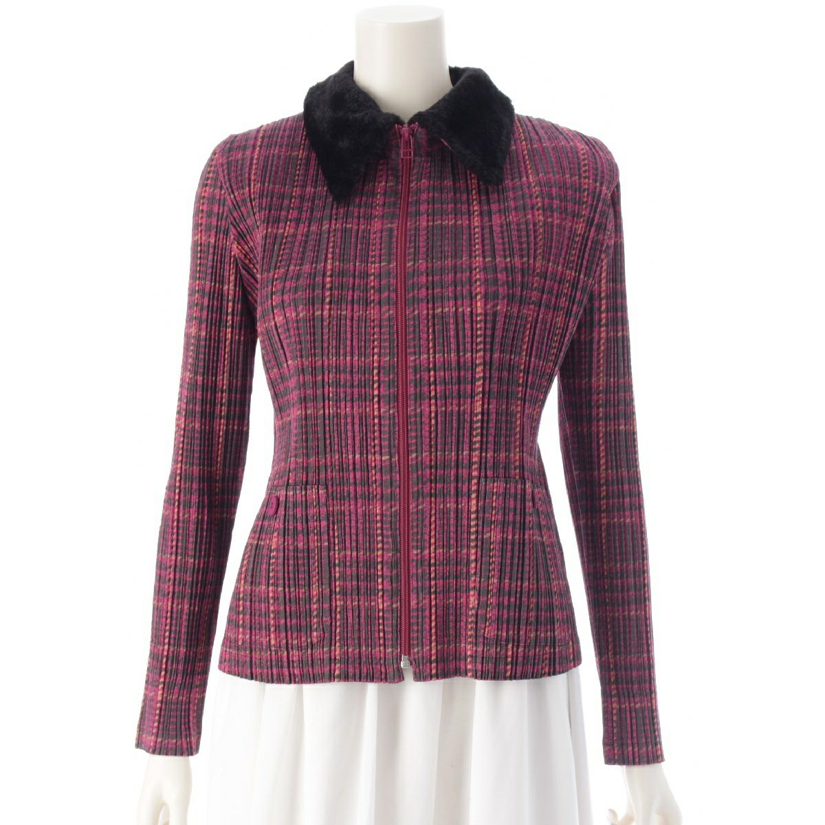 000000071855-01.jpg?size=s&w=