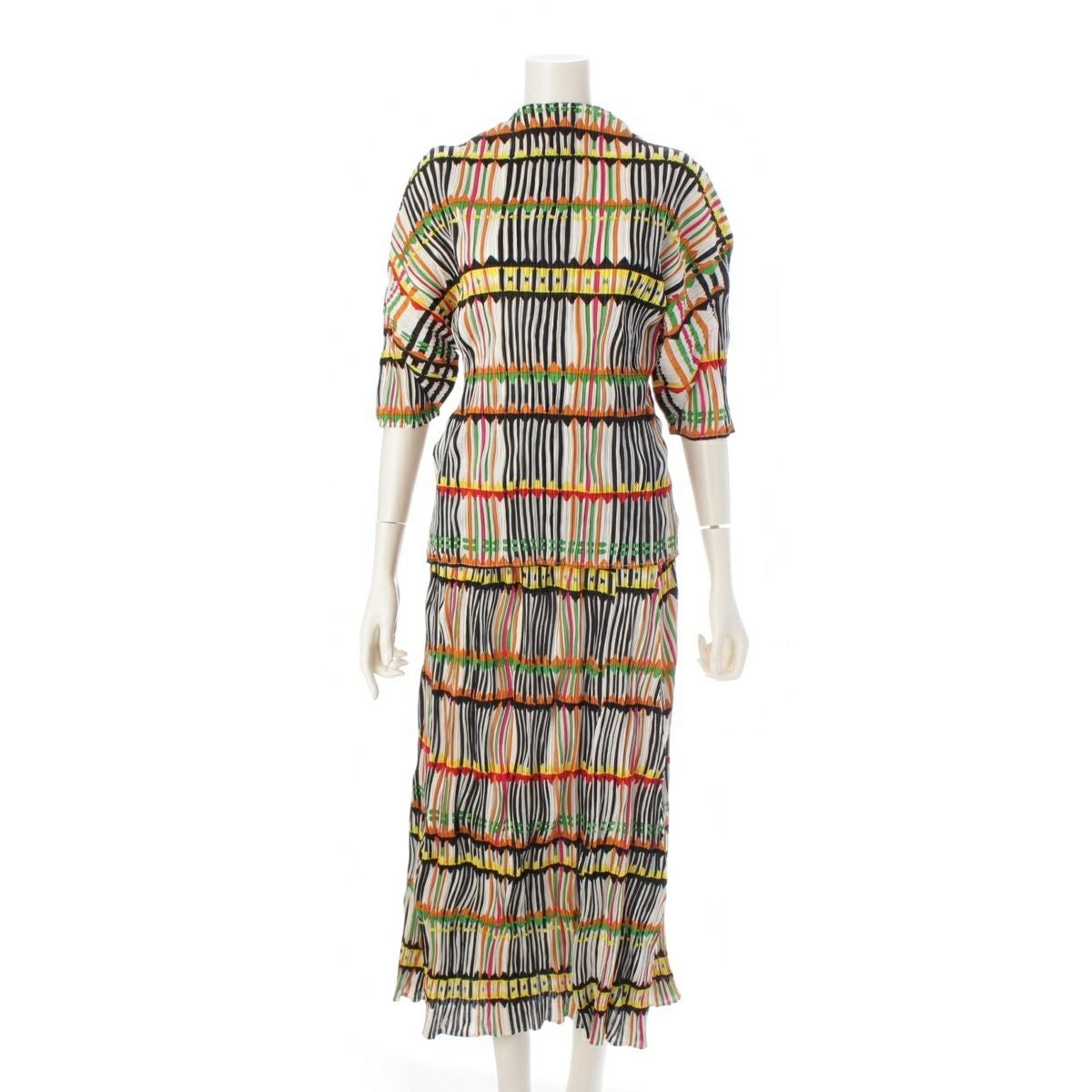 000000092212-01.jpg?size=s&w=